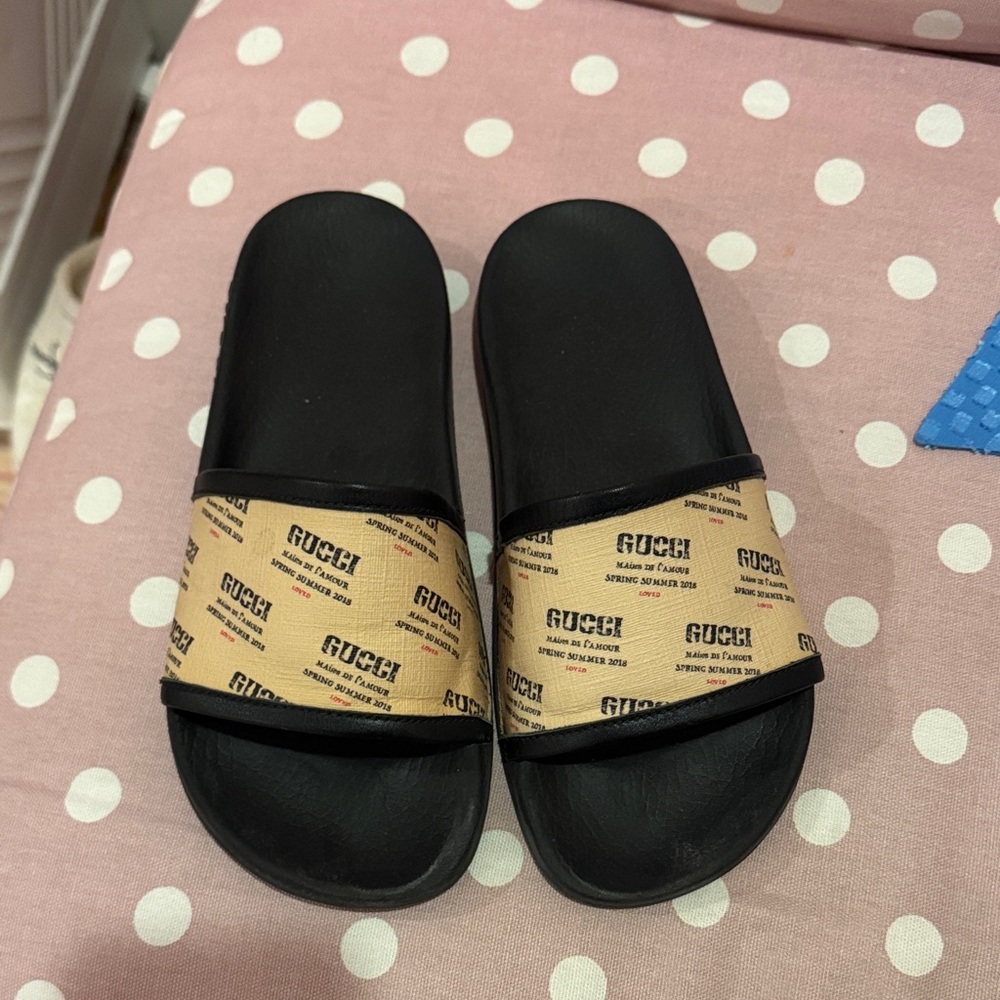 Gucci Black and Tan Logo Slides